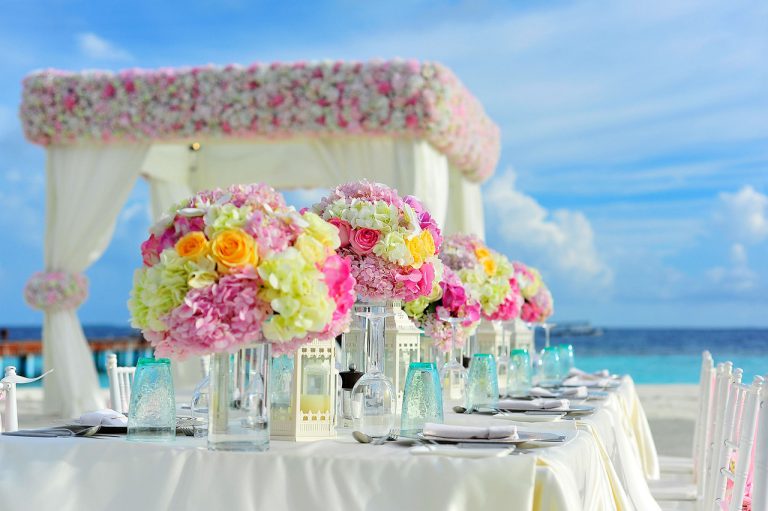beach, wedding, beautiful flowers-1854076.jpg
