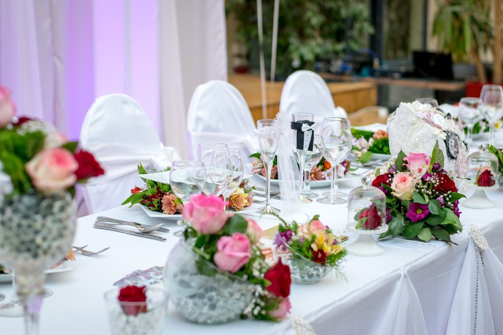wedding reception, table setting, flowers-1284245.jpg